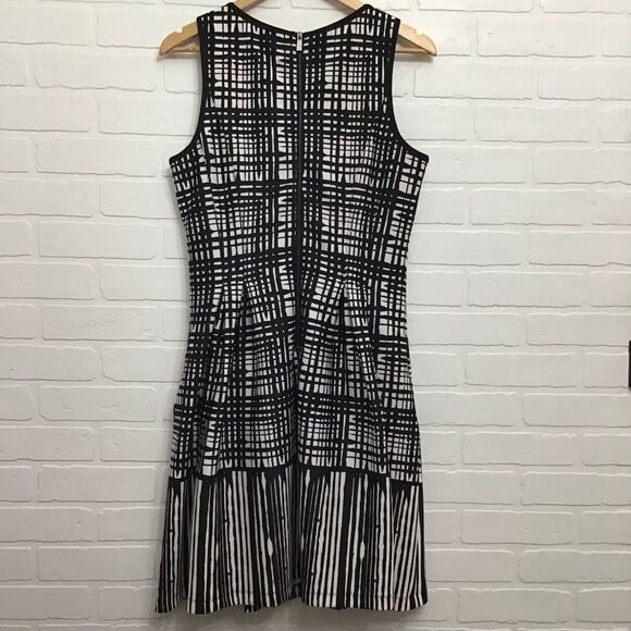 VINCE Camuto sleeveless dress black white pink pockets stretchy material size 4 - Picture 2 of 13